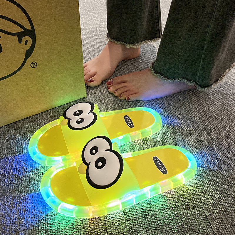 Nouveautés à prix spéciaux De jolies pantoufles avec des motifs de dessins animés qui brillent dans le noir