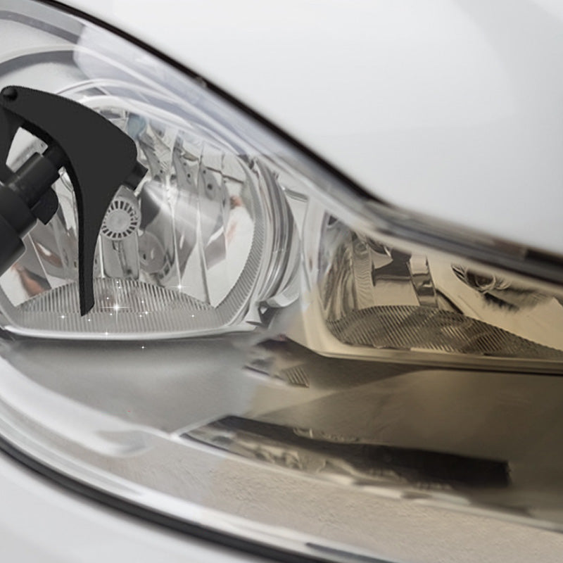 Produit de nettoyage et de rénovation de phares de voiture