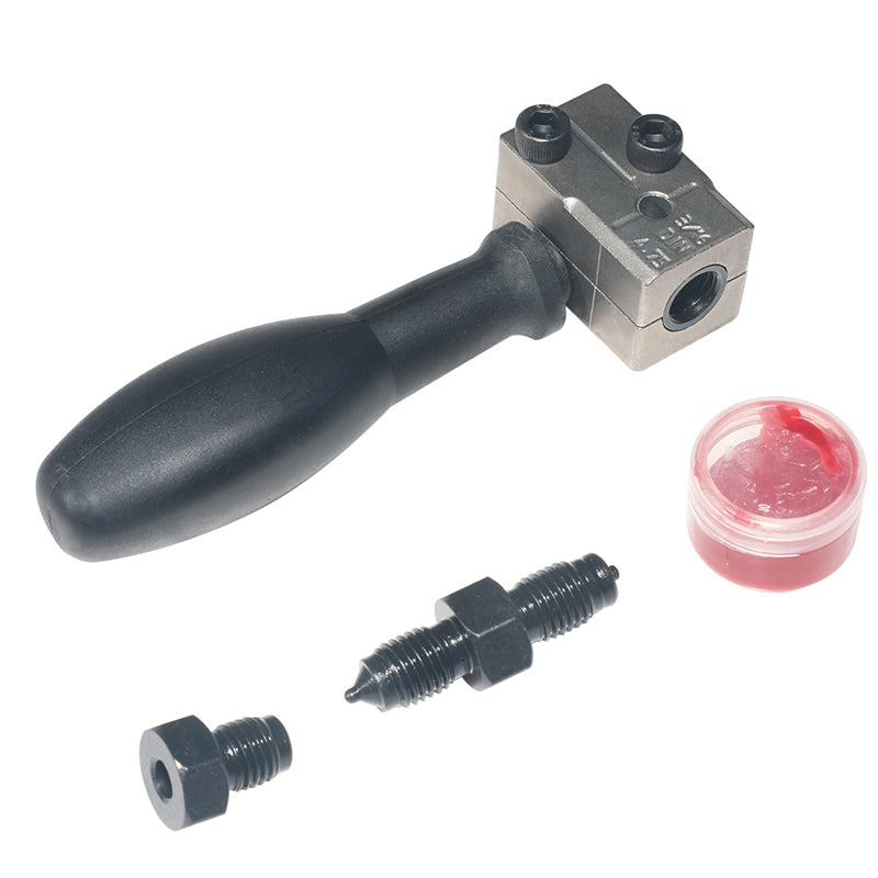 Kit d'outils universels pour évasement de conduites de frein de véhicules