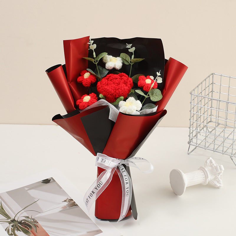 Bouquet de fleurs délicates faites main au crochet pour la Fête des Mères