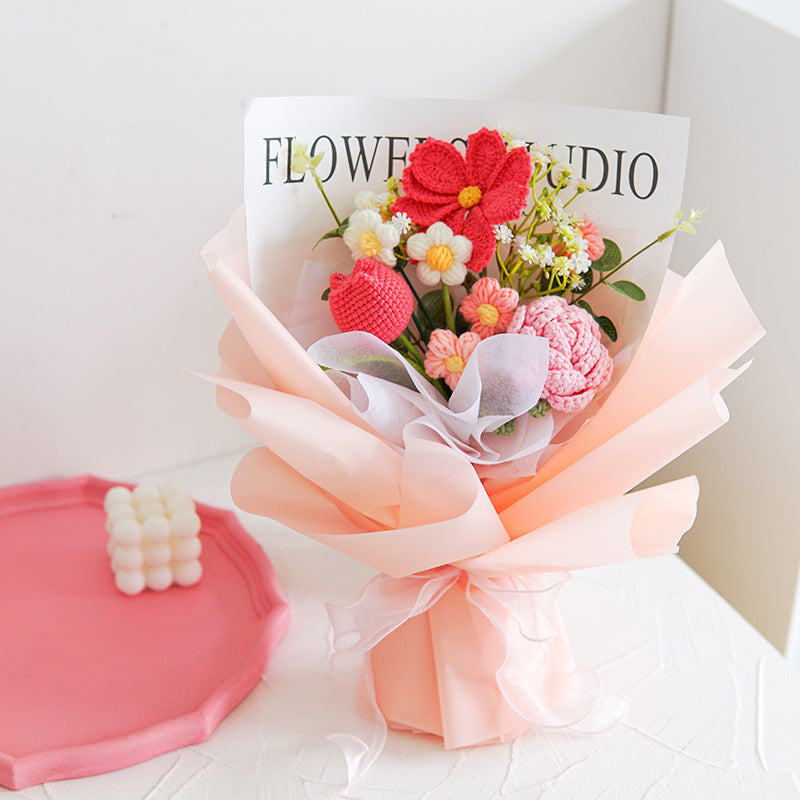 Bouquet de fleurs délicates faites main au crochet pour la Fête des Mères
