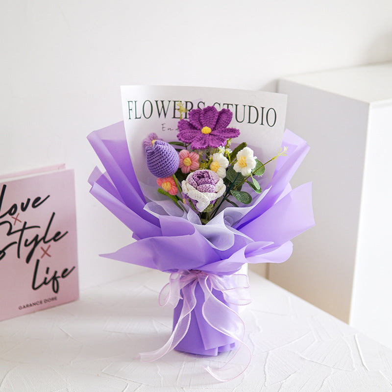 Bouquet de fleurs délicates faites main au crochet pour la Fête des Mères