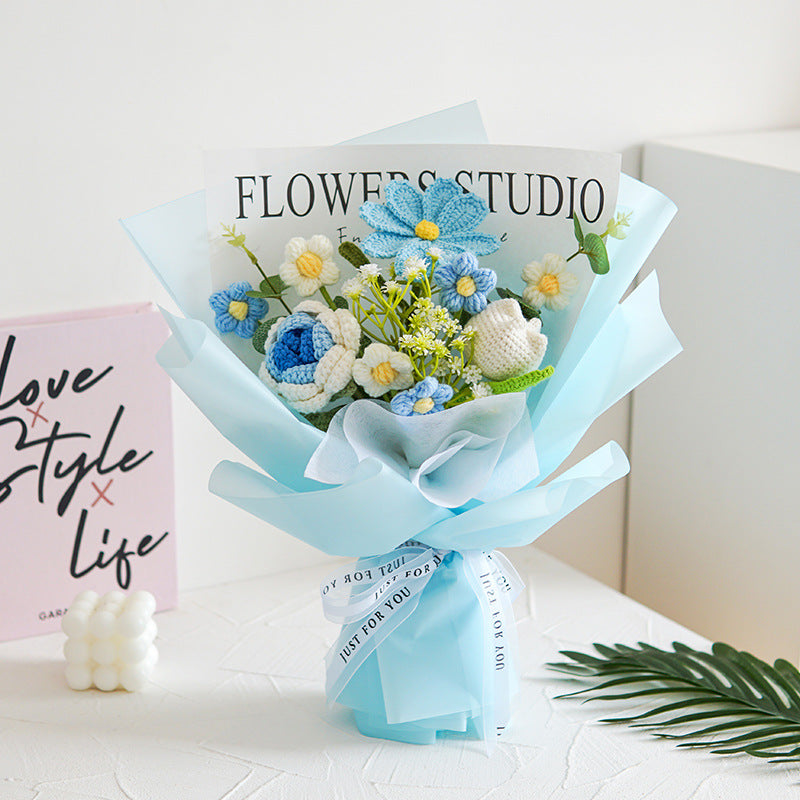 Bouquet de fleurs délicates faites main au crochet pour la Fête des Mères