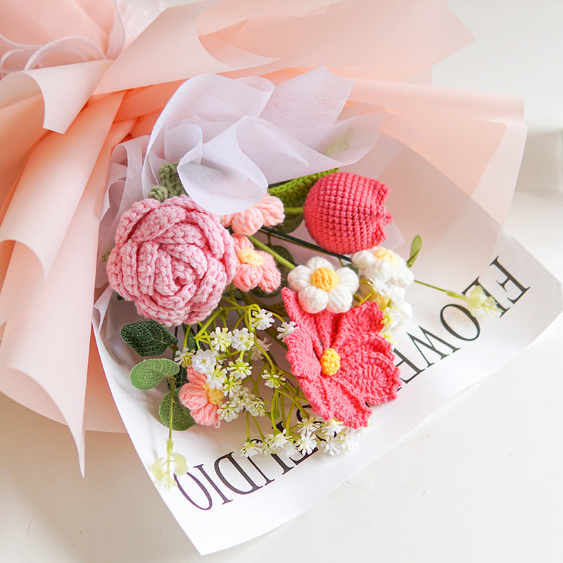 Bouquet de fleurs délicates faites main au crochet pour la Fête des Mères