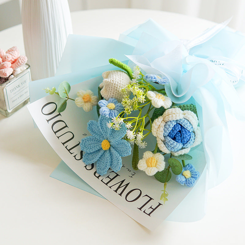 Bouquet de fleurs délicates faites main au crochet pour la Fête des Mères