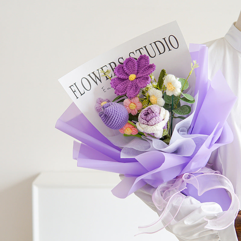Bouquet de fleurs délicates faites main au crochet pour la Fête des Mères