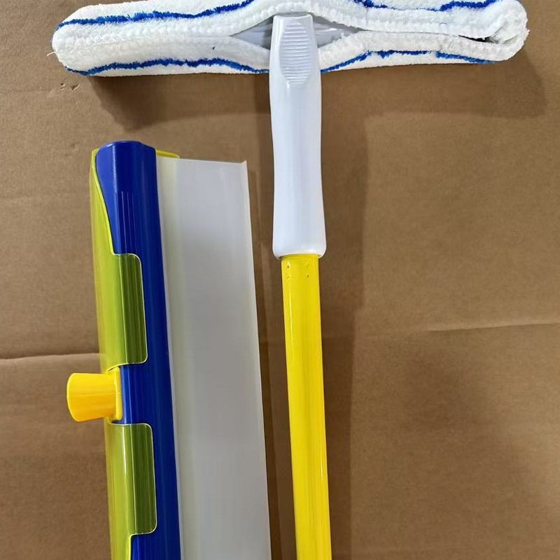 Grand nettoyage de printemps avec notre kit de 5 essuie-vitres anti-rayures – pour des vitres et fenêtres de voiture sans traces