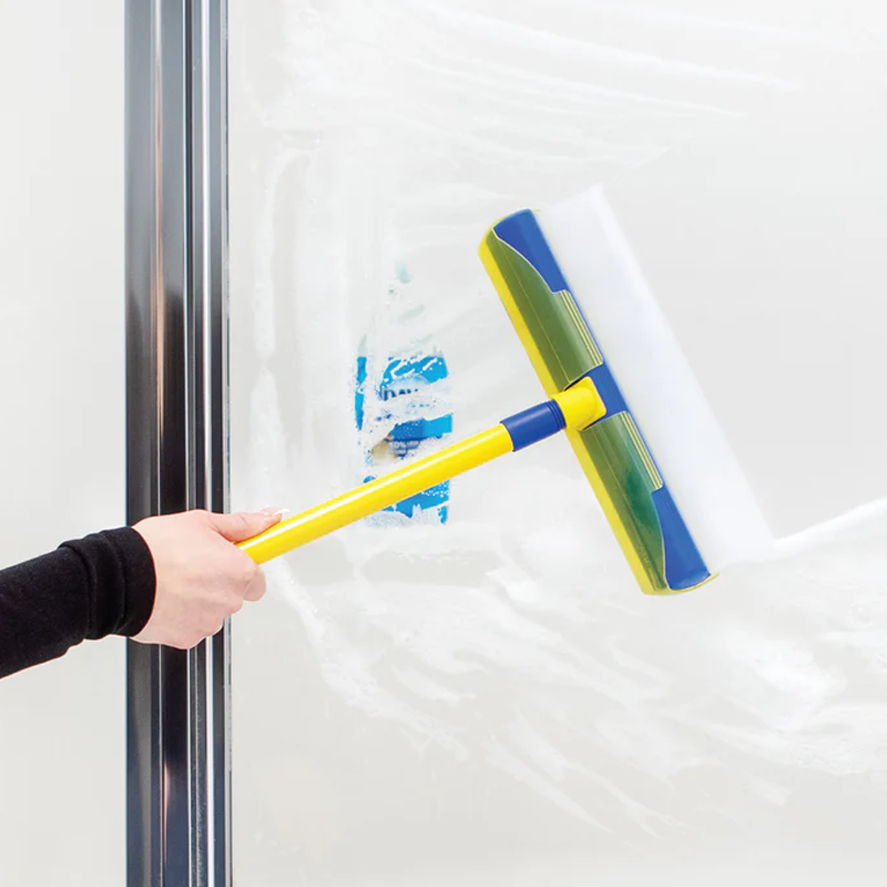 Grand nettoyage de printemps avec notre kit de 5 essuie-vitres anti-rayures – pour des vitres et fenêtres de voiture sans traces