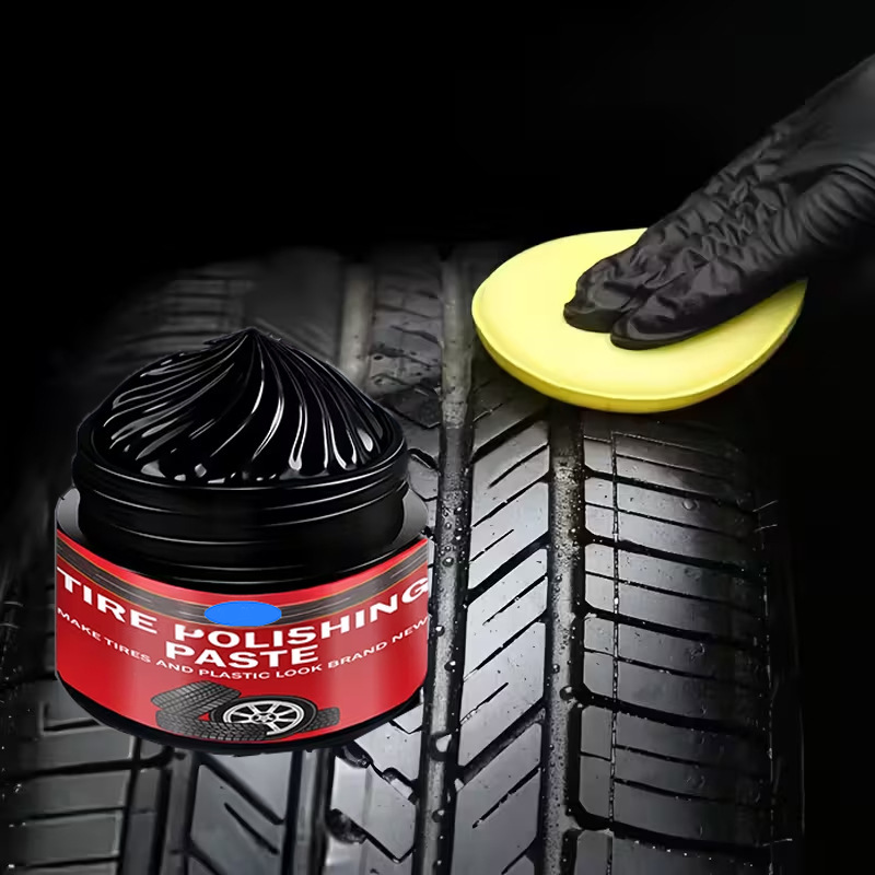 Pâte de rénovation pour pneus et garnitures en plastique de voiture – Restaure la brillance, prévient les fissures et application facile