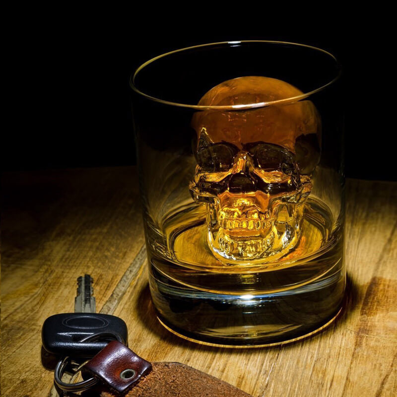 Bac à glaçons en silicone tête de mort 2026 - Crâne géant à fonte lente pour whisky, cocktails et plus encore.