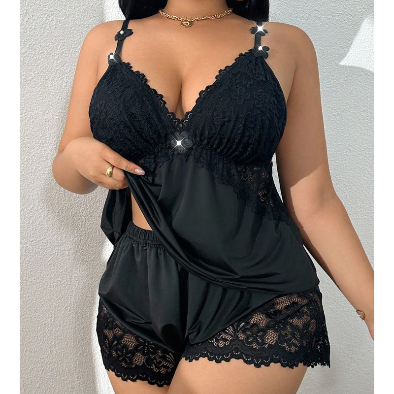 Ensemble de pyjama camisole et short bordé de dentelle 2026 – Tissu doux effet satin, bretelles réglables et col en V.