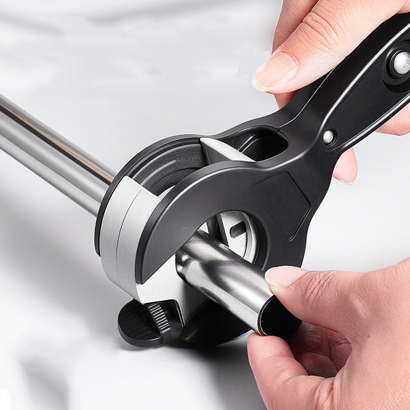 Coupe-tube à cliquet à une main – Coupez d'une seule main, maîtrisez tous les tuyaux ! Lisse, sans bavure, sans effort – même dans les espaces les plus restreints.