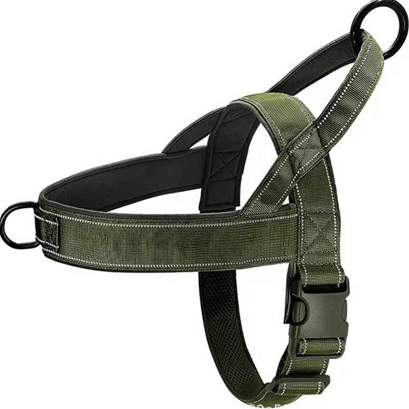 Harnais tactique robuste pour chien 2026 – Anti-traction, anti-étranglement. Bandes réfléchissantes pour les promenades nocturnes. Poignée rembourrée et facile à prendre en main.