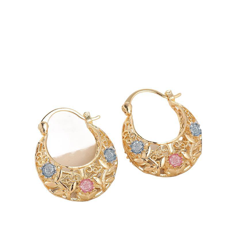 Boucles d'oreilles fleur en émail plaqué or croissant de lune - Luxe abordable, polyvalent