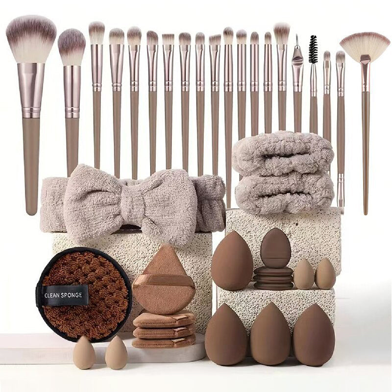 Ensemble complet de pinceaux et éponges de maquillage