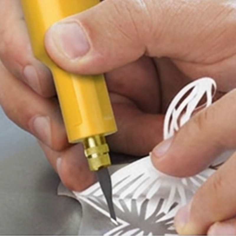 Ensemble d'outils de sculpture électrique tout-en-un : précis, puissant et polyvalent, parfait pour le bois, le linoléum et les projets de bricolage.