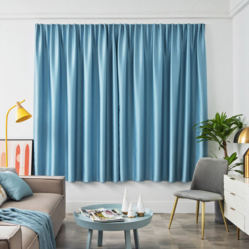 La solution ultime anti-lumière ! Une aubaine pour les amateurs de grasse matinée.Rideau occultant autocollant pour chambre à coucher