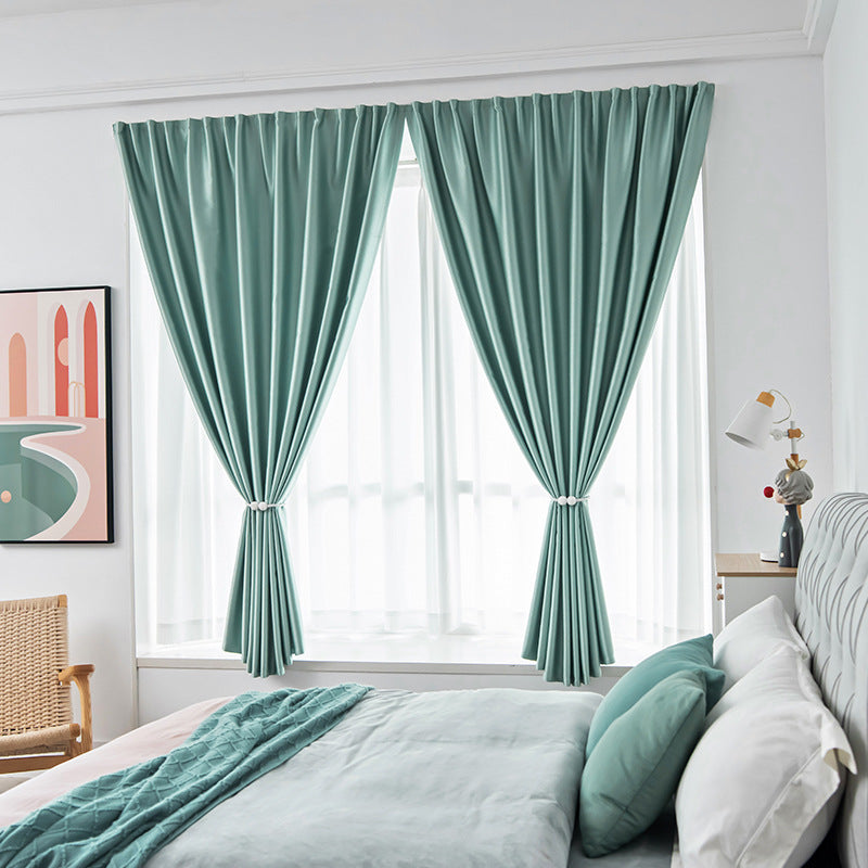 La solution ultime anti-lumière ! Une aubaine pour les amateurs de grasse matinée.Rideau occultant autocollant pour chambre à coucher